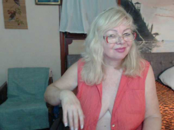 EvelynLoveShy webcam model stream image