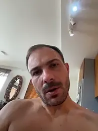 Adventurehotman webcam stripchat model stream image