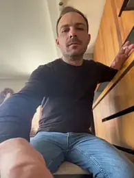 Adventurehotman webcam model stream image