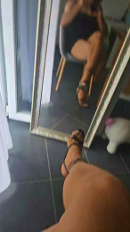 Alxa87 webcam model stream image