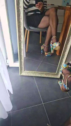 Alxa87 webcam model stream image