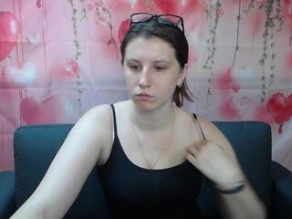 Liliana Shine webcam model stream image