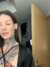 BrownieyQueen webcam model stream image