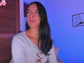 aylinn-18 webcam model stream image