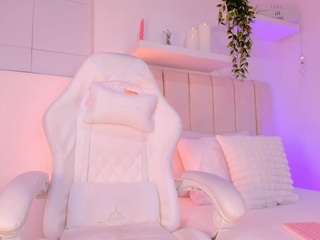 pamela-white webcam model stream image