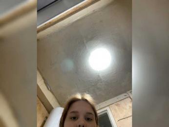 OliVvka webcam model stream image