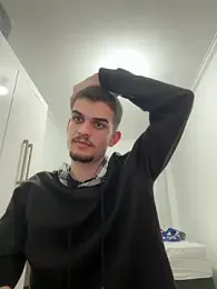 Santonn_ webcam model stream image