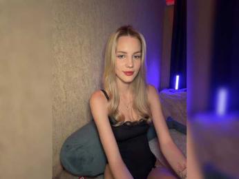 MikkiSweetie webcam model stream image