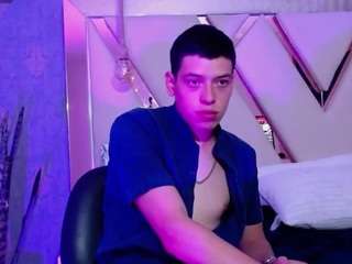 domiinate webcam camsoda model stream image