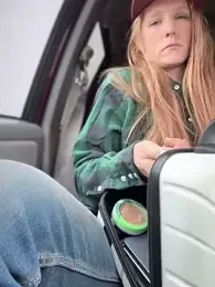 GoldenFlameGoddess webcam model stream image