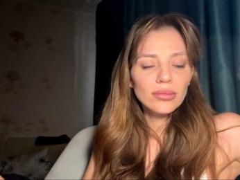 EvaBoom webcam model stream image