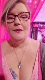 DeesPretties webcam model stream image