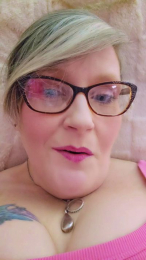 DeesPretties webcam model stream image