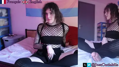 JustCutieMia webcam model stream image