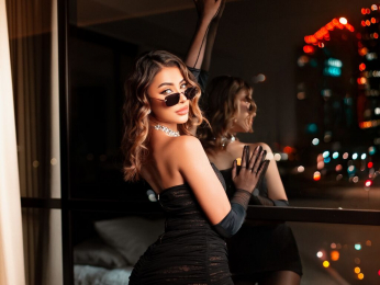 ArianaRoux webcam model stream image