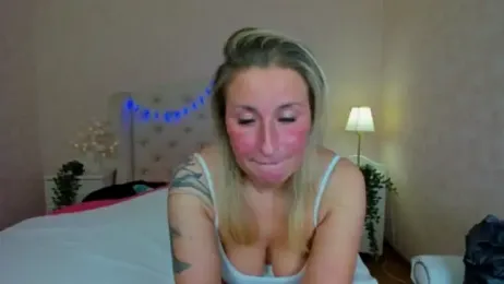 HotLiss webcam model stream image