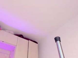 alicepipper webcam model stream image