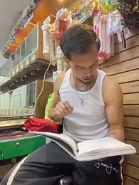 Leonardmoppet webcam model stream image