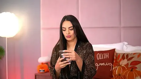 AlmaLuv webcam model stream image