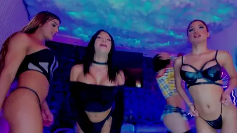 powerfull_ts_20 webcam stripchat model stream image