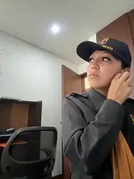 Emily-7_ webcam model stream image