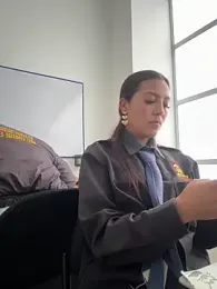 Emily-7_ webcam model stream image