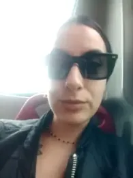 miadaniells_hot webcam model stream image