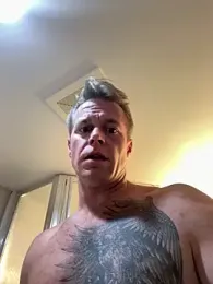 DILFiGuess1 webcam stripchat model stream image