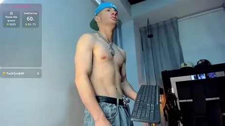 HunterHeat_ webcam model stream image