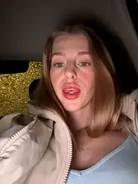 kira_mia webcam model stream image