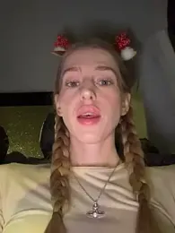 kira_mia webcam model stream image