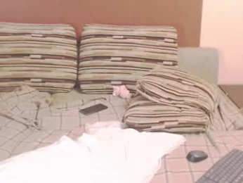 louise_lovee webcam model stream image