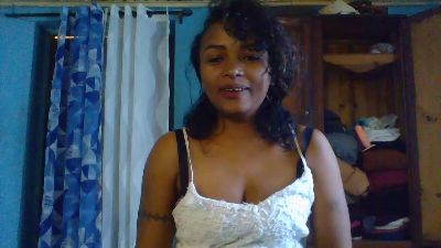 Pricylah webcam model stream image