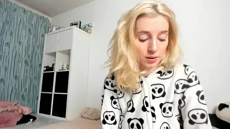 KenzieDawton webcam stripchat model stream image