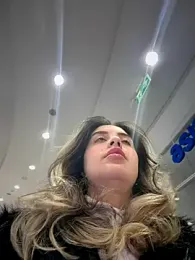 Alirawrz webcam model stream image