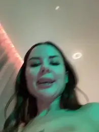 Alina_Vibe_Me webcam model stream image