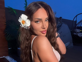 Vicky webcam model stream image