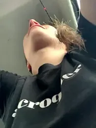 GoldenPussy1329 webcam model stream image