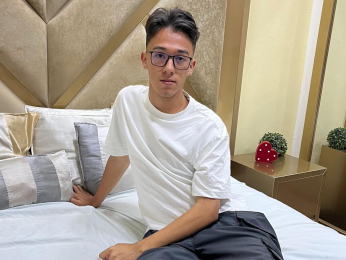 AustinReed webcam model stream image