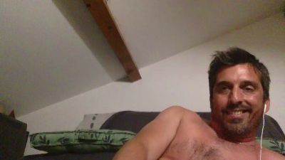 moumout1000 webcam model stream image