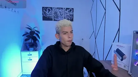 sky_jules webcam model stream image