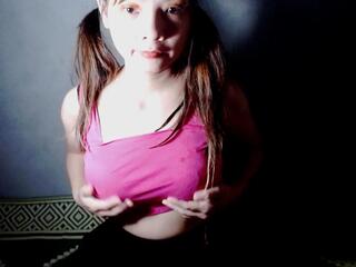 Alana webcam model stream image