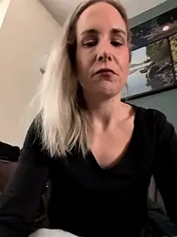 NaomiAndFriends webcam model stream image