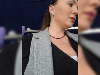 DIVORA webcam model stream image