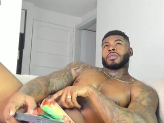 Makonnen webcam flirt4free model stream image