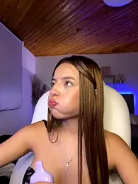 Sofia18_pinkk webcam model stream image