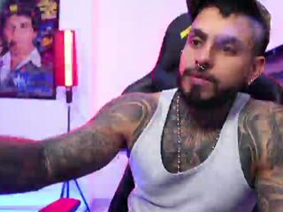 Logan Hugh webcam model stream image