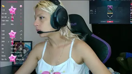 blondegamerr webcam model stream image