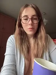 MommmyYummy webcam model stream image