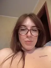 MommmyYummy webcam model stream image